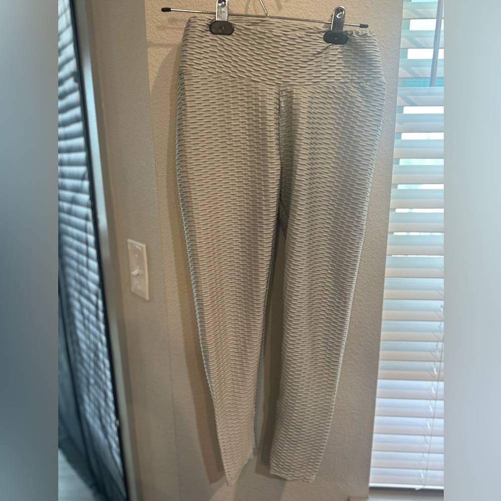 Honeycomb Butt Lifting Silver Leggings